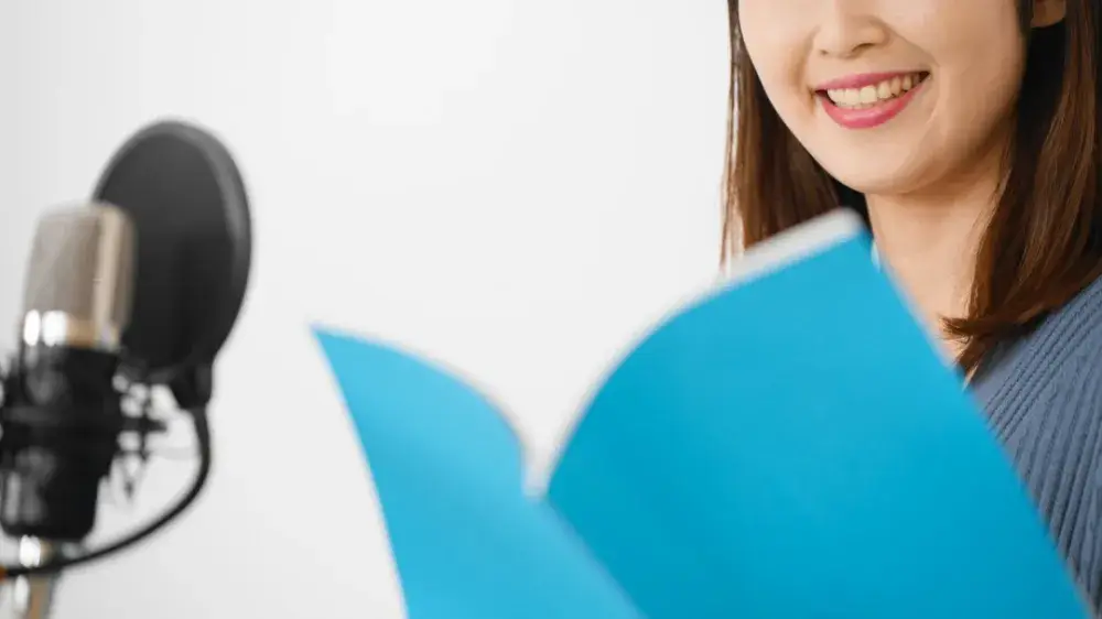 声優は独学でもなれる？