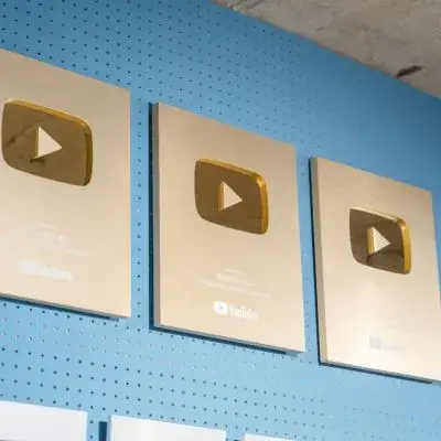 YouTube総登録者数約1,200万人。 累計再生回数は150億回、月間再生回数は8億回を突破しました。