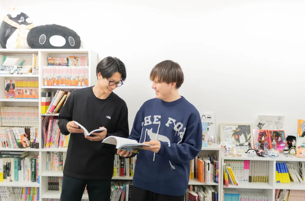 事業部を越えて、作品やアイデアについて気軽に意見を交わしながら、コンテンツをつくっています。