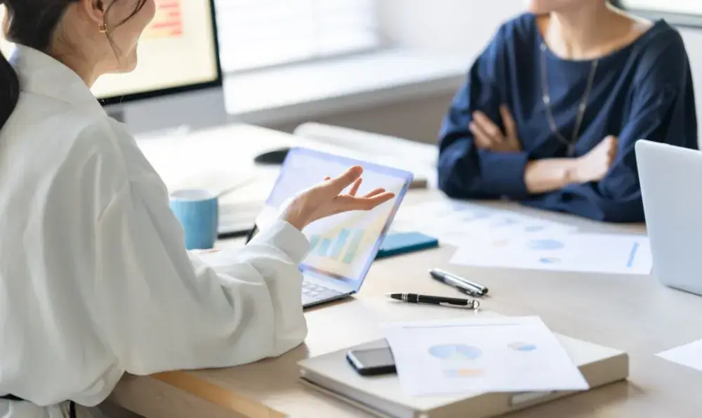 アニメ業界で「絵を描く以外」の職種とは